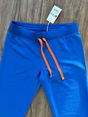 NWT Figs Livingston Basic Scrub Pants in Winning Blue. Size S (Regular Length)